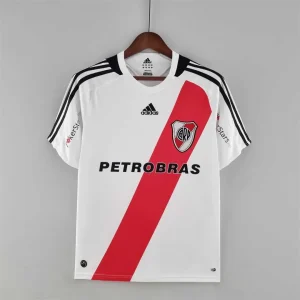 09-10 River Plate home