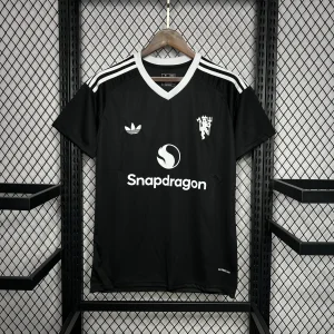 24-25 Manchester United Black Goalkeeper Kit AAAAJersey Supplier Yupoo